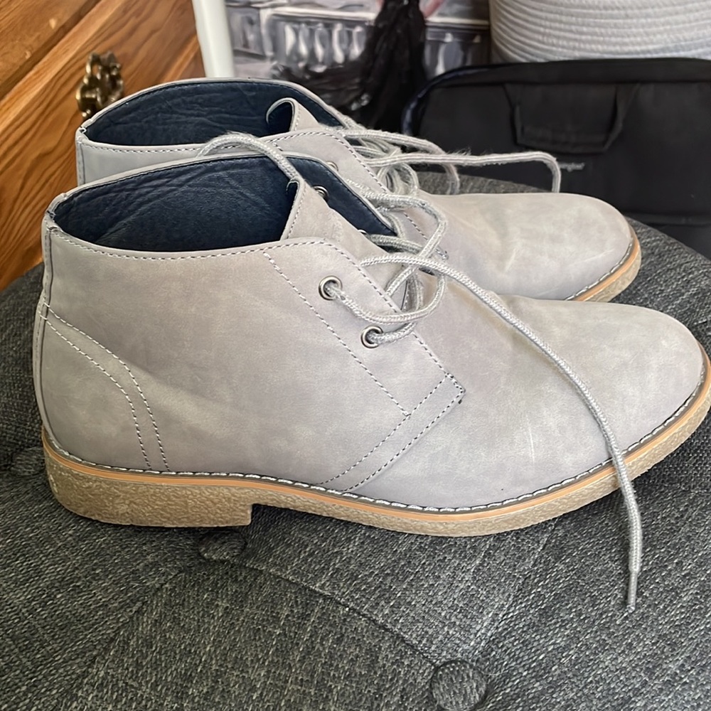 Perry Ellis chukka style boots/shoes